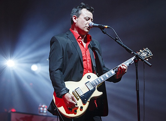 Группа Manic Street Preachers представили первый сингл за три года